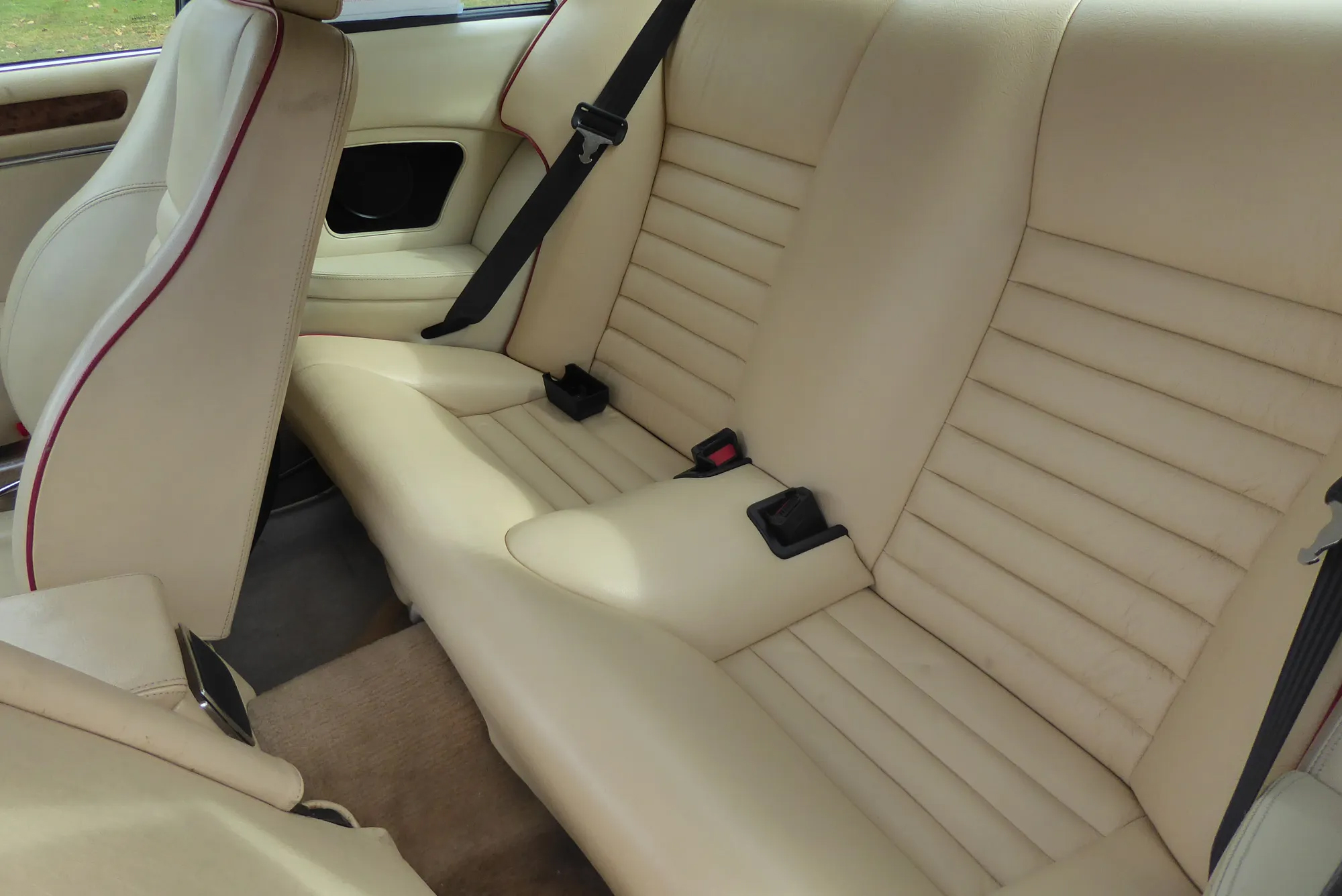 1989 JAGUAR XJS 39