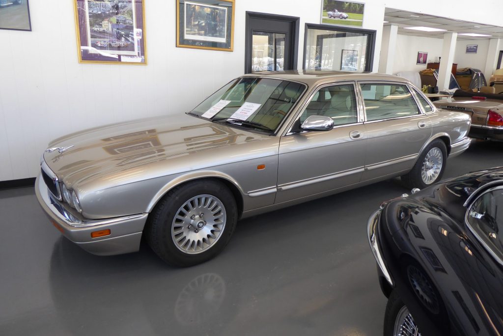 Jaguar XJ12L Gold 02192025 (3)