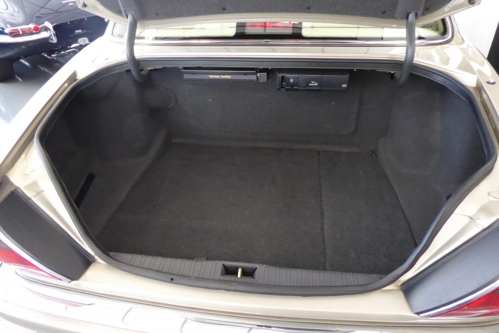 Jaguar XJ12L Gold 02192025 (6)