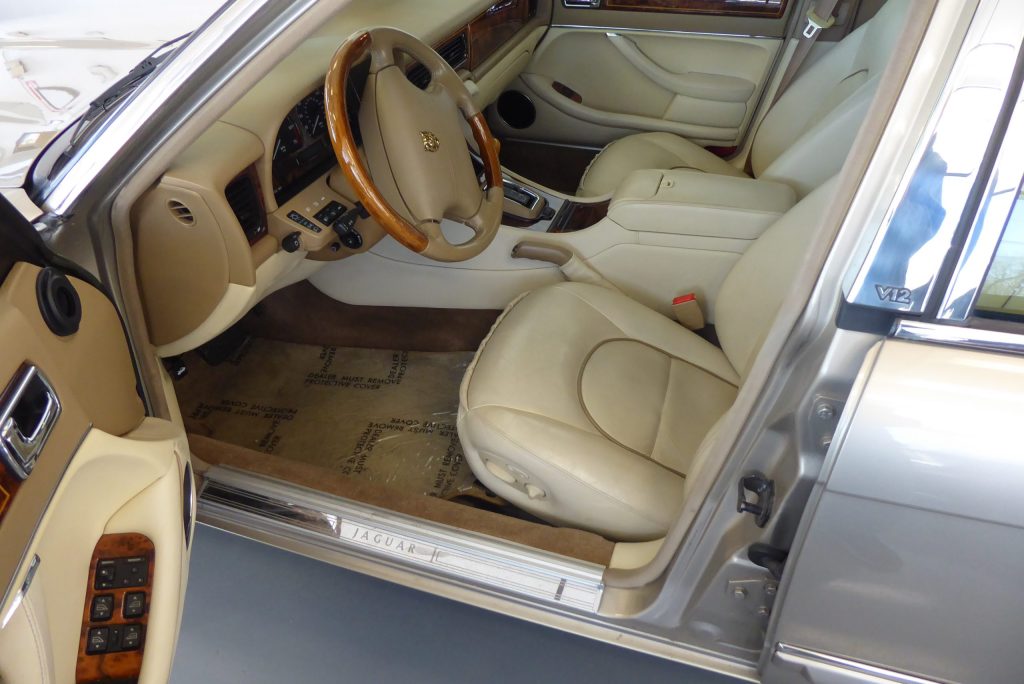 Jaguar XJ12L Gold 02192025 (7)